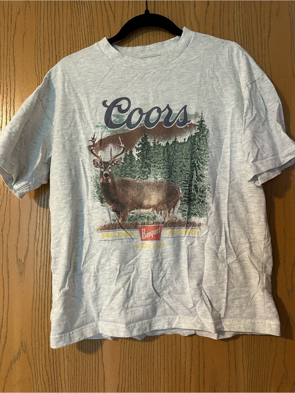 American Eagle Outfitters Light Gray Graphic Tee with Deer and Forest Print